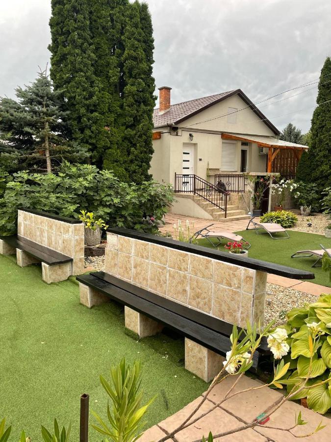 Adam Apartman Hajduszoboszlo Bagian luar foto