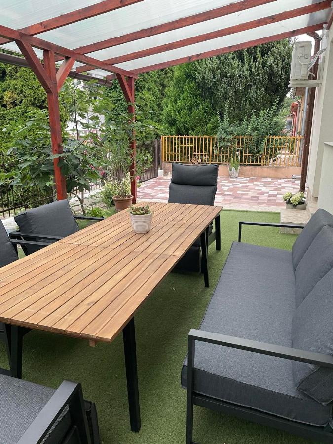 Adam Apartman Hajduszoboszlo Bagian luar foto