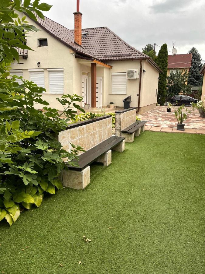 Adam Apartman Hajduszoboszlo Bagian luar foto