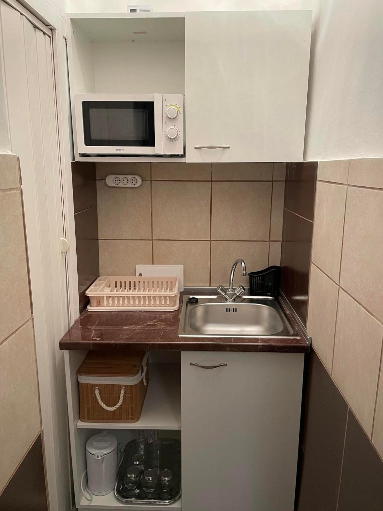 Adam Apartman Hajduszoboszlo Bagian luar foto