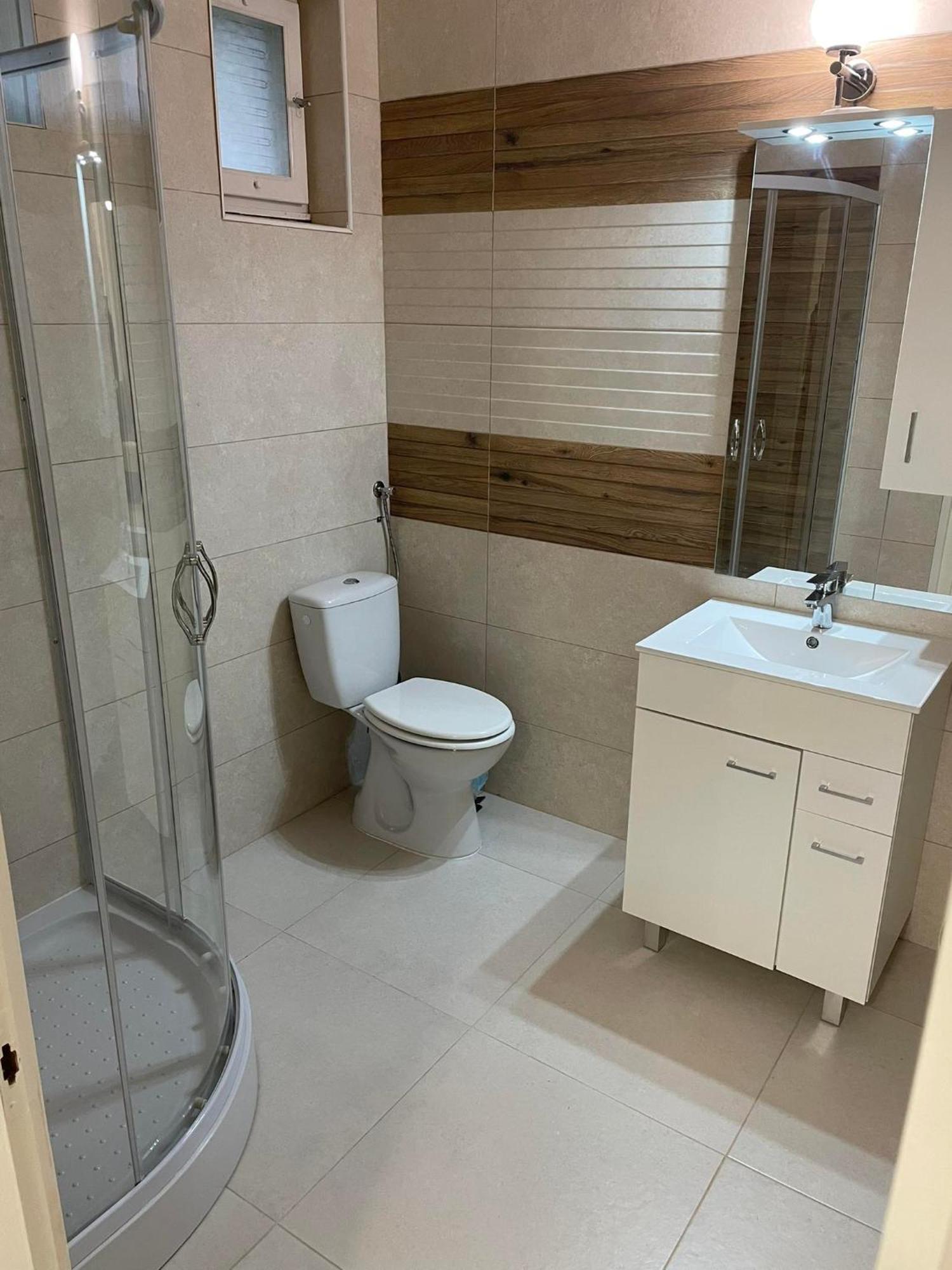 Adam Apartman Hajduszoboszlo Bagian luar foto