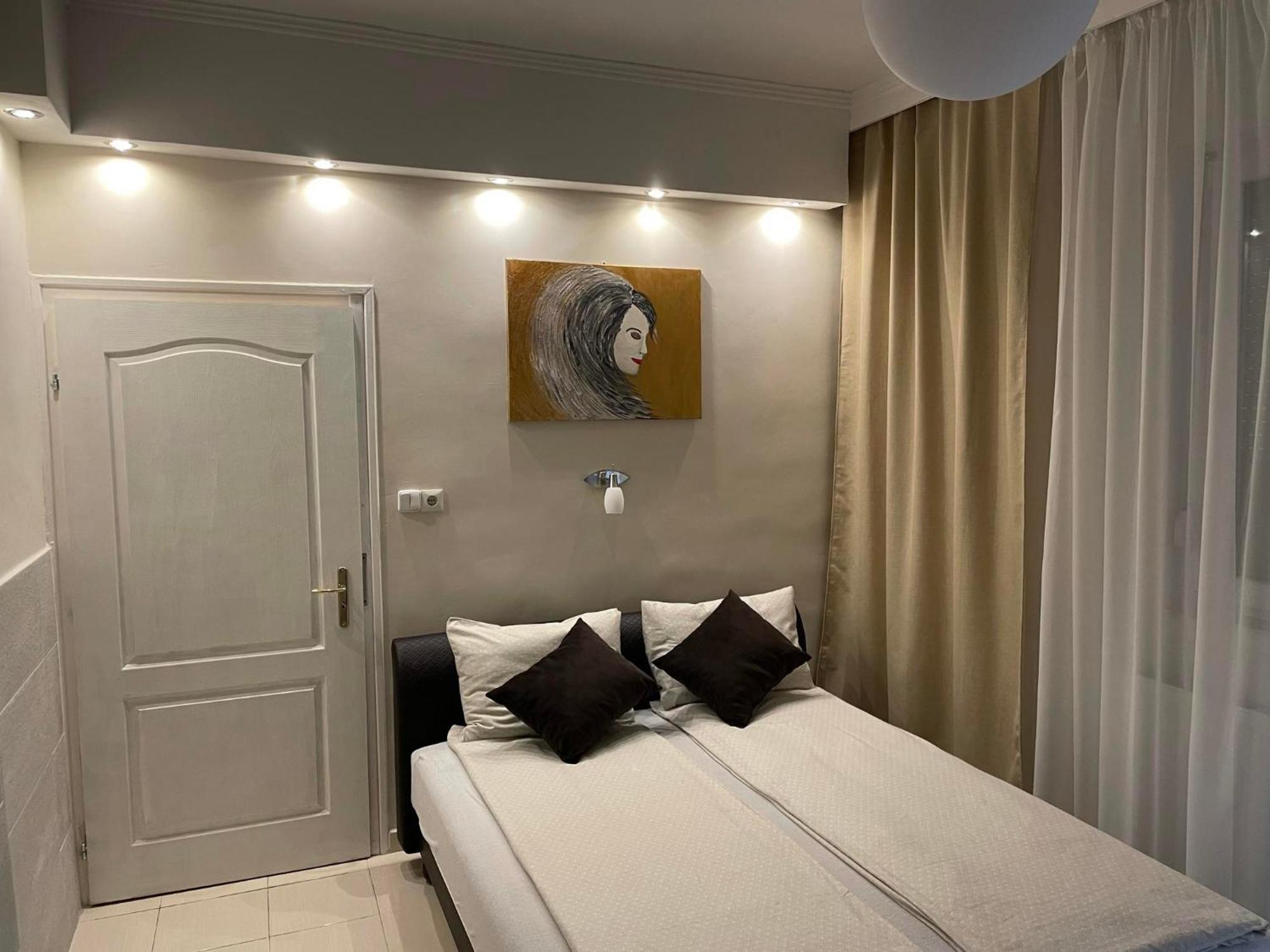 Adam Apartman Hajduszoboszlo Bagian luar foto