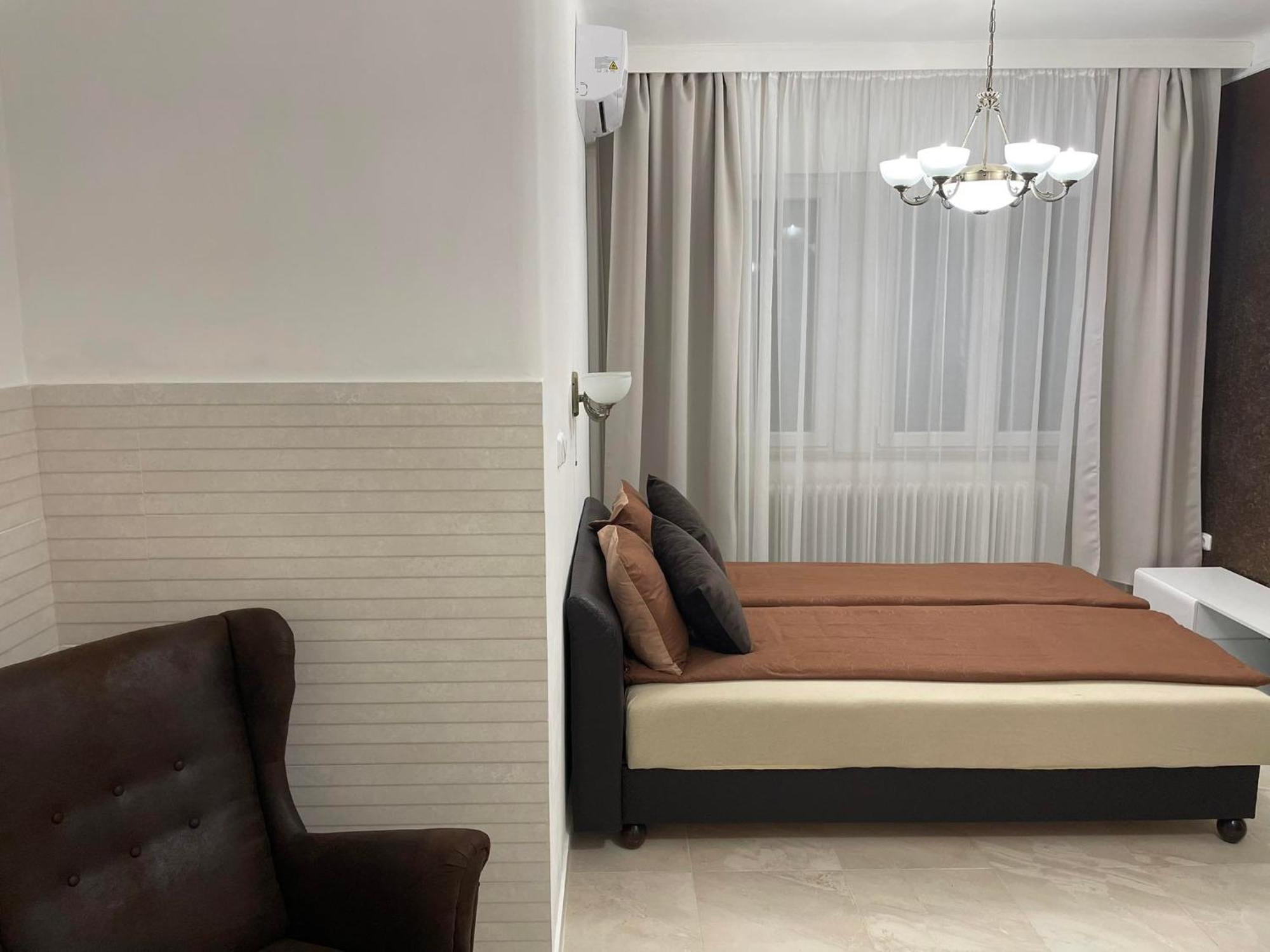 Adam Apartman Hajduszoboszlo Bagian luar foto