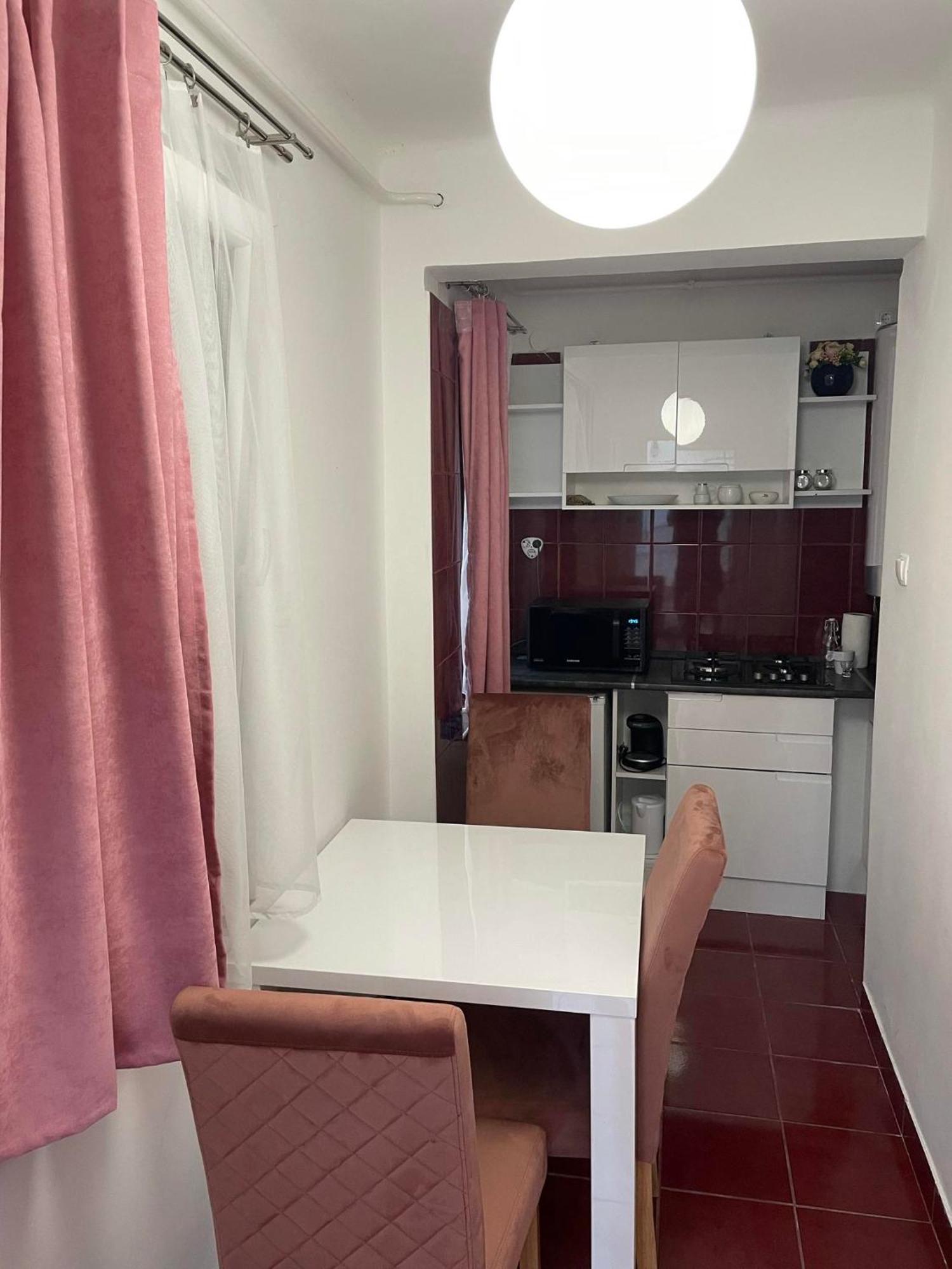 Adam Apartman Hajduszoboszlo Bagian luar foto